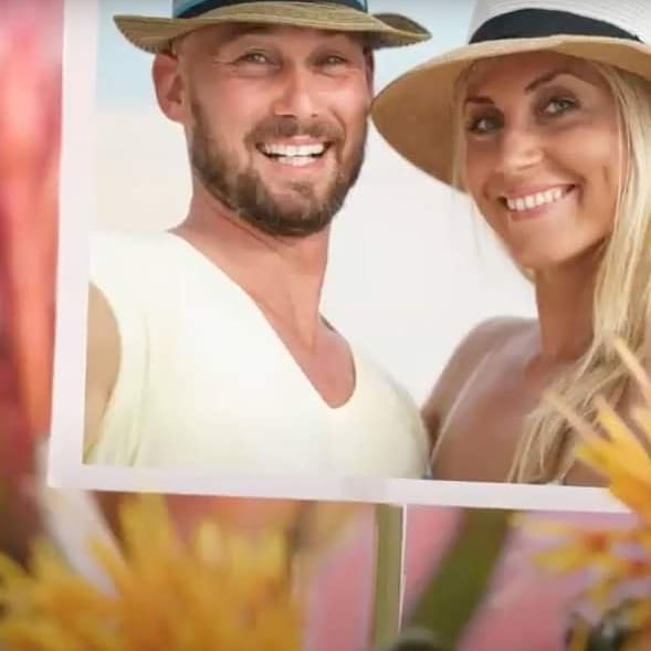 Movicutsapp's tweet image. ¿Es un día especial y quieres crear un recuerdo que perdure? ❤️ Te lo ponemos fácil con este #videopersonalizado 🙌  Crea tu #video #regalo en pocos minutos, personaliza tu #videorecuerdo con tus fotos en Movicuts 
➡️  movicuts.com/movies-ramo-de…