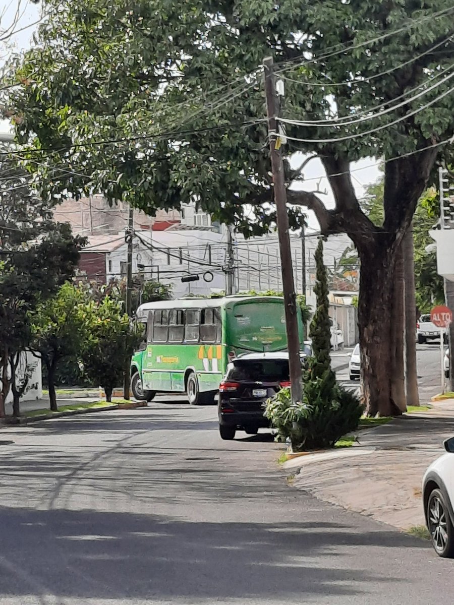 XORRO9's tweet photo. RUTA 640 C 74 U 41 FUERA  de ruta CD DEL SOL QUETZALCOATL hoy 2:53 pm hoy @IMEPLAN
@policiavial @ReportaBus @MonrazDiego   @ElTocinoDelDia @TransporteJal
@ContactoJal
@PulpoCamionero
@Trafico_ZMG
 @SubeTGDL
#MiMovilidad
@PROCIUDAD1
@VacunosGDL
@OCMTP_JAL
@SITEURJAL
@S_camion https://t.co/MQrh7WpreS