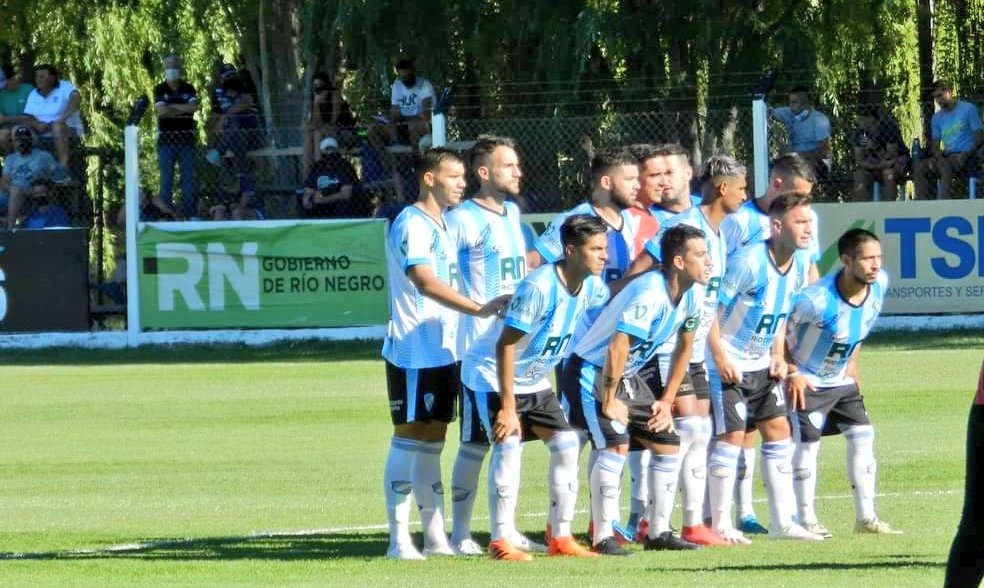 SAlbinegro's tweet photo. #FederalA Zona Revalida B | 4ta Fecha ⚽ @ClubCipolletti 0 @SolDeMayoFC 1 El Albinegro quedará libre en la próxima fecha

Foto:@CipoPasionTV https://t.co/sb5od8DX9j