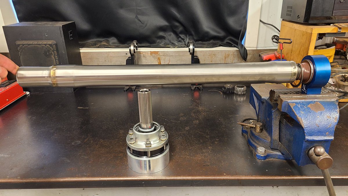 dannydietrich's tweet photo. Looking for a driveline to last a lifetime? Look no further then the @ALdriveline #CVJoint #BigShaftPorn https://t.co/ph1a6j4xEs