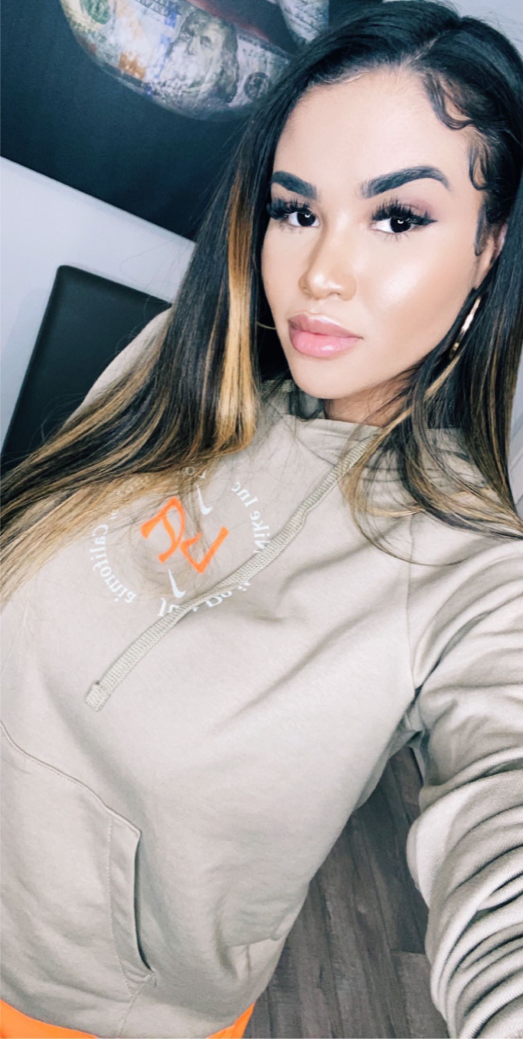 TW Pornstars 1 pic. Michaela. Twitter. which style do you like more