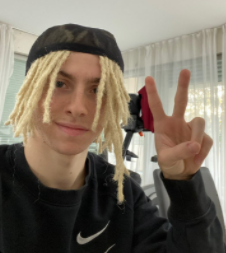 BobbyBeats5's tweet photo. Askip Michou c'est un fan de Ziak 😂😭 https://t.co/WYeRk4uF4e