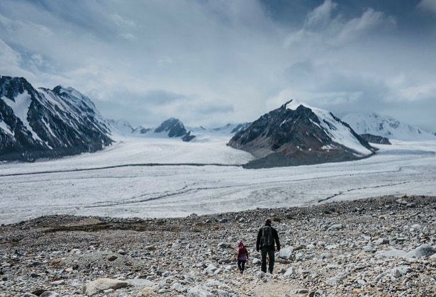 "When everything feels like an uphill struggle, just think of the view from the top." 

#MondayMotivation #OptOutside #AltaiMountains [📷by Instagram user: @wieskerkhof]