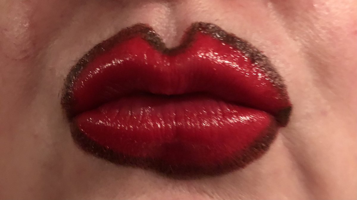 Here’s a big smacker for <a href="/DamesReal/">The Real Dames of Pantoland</a> on their opening night. Well done, ladies! 💋 💋 💨 💨