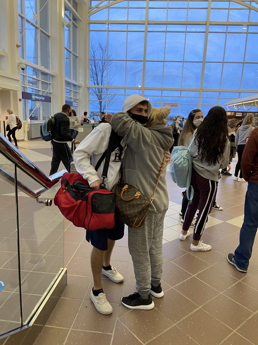 David_Summers81's tweet photo. Mothers welcoming their children home is what makes Christmas special.
#homefortheholidays 
#MiamitoSaintlouis https://t.co/yjddgvjW4t