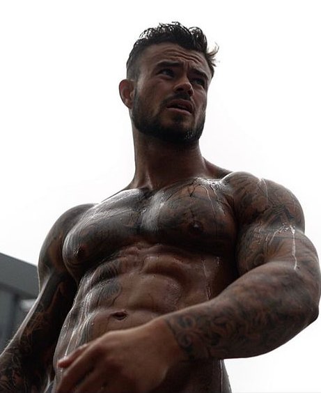 1Angardi's tweet photo. Tatuados...💪🏻🔥💪🏻 #tattooart #bodybuilder #bodypaint #hot #beardedguys #tatuaje #sexy #LoBuenoDelCalor #perfect #tattoos #hombredesnudo #sixpackabs #GuaposDeGym #MuscleMonday #inkbody #LunesArdientes https://t.co/W4ASwIXc4C