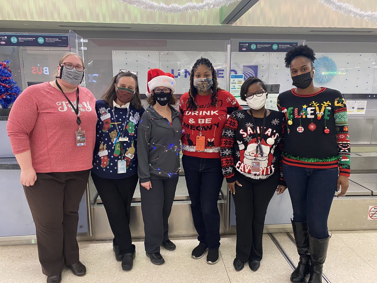 QueenThuya's tweet photo. Holiday spirit week in CMH. We love spending joy to our passengers. @weareunited @united #CMH https://t.co/p0GoT1Nyco
