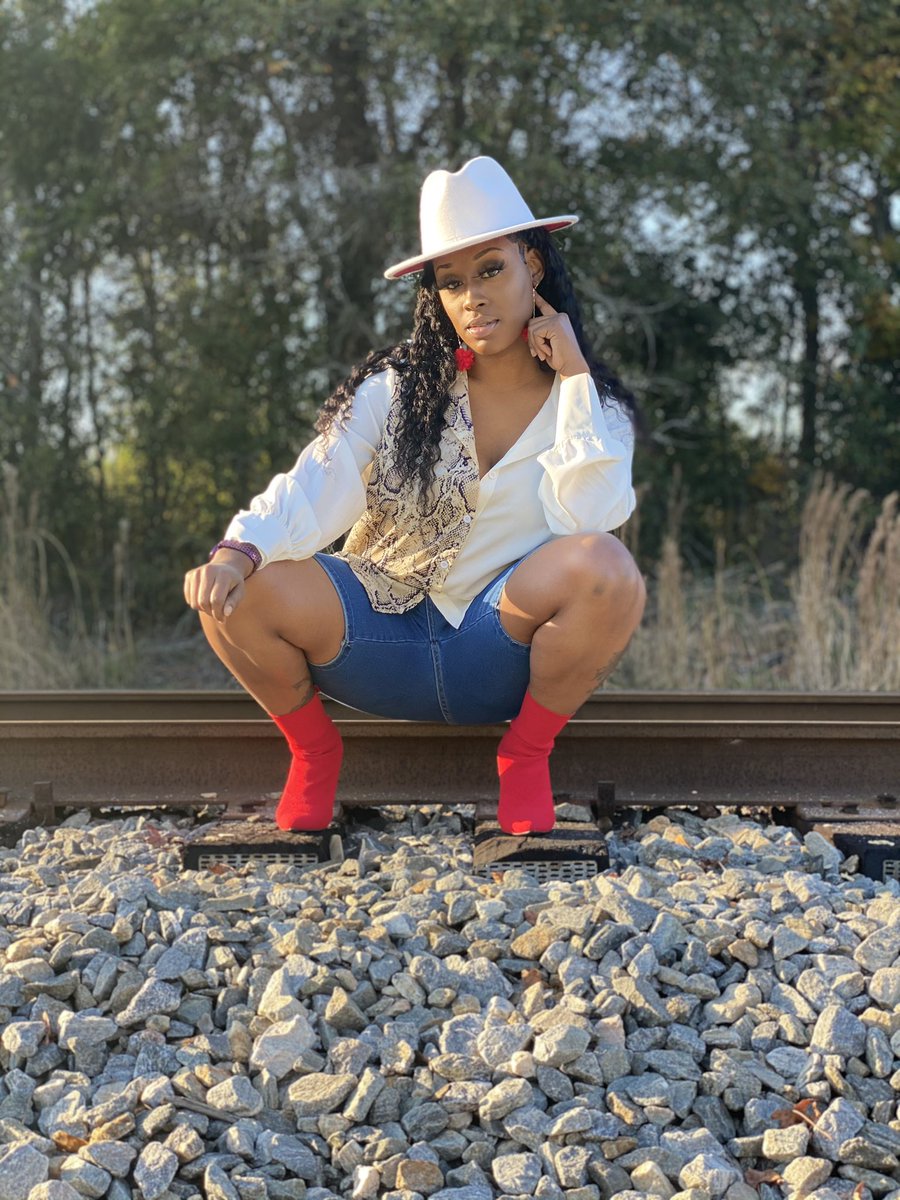 poshbypashh's tweet photo. •
•
•
•
#stylechic #blackfashioninfluencers #blackfashioninfluencer #fashioninfluencer #blackfashioninfluence #fashion #fashionstyles #fashionbloggers #styleinfluencer #styleinfluencers #style #styleinspiration #styleoftheday #stylesbyshy #poshbypashh #fashion #fashionista https://t.co/gmrc9zzgRa