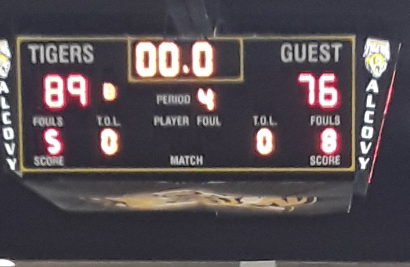 Good win by boys Varsity! Led by <a href="/StevenMooreJr/">Steven Moore</a> 19pts, followed by <a href="/brhco2022/">Byron Howard #3 🏀🏈</a> 15pt, <a href="/THOWZE2/">Trevon Howze🏀🎒🚨</a> 13 pts, <a href="/Benghodges15/">ben hodges</a> &amp; <a href="/Bjsmith05/">Bobby “Bj” smith</a> 12 pts, and superior senior leadership &amp; defense from @tyreekSingleton with 11pts <a href="/Alcovy_Sports/">AHS Tigers Sports</a> <a href="/CoachAlexander8/">Coach Alexander</a> <a href="/bandboyz05/">Dr. Thomas Lowe</a> <a href="/CovNewsSports/">𝘾𝙊𝙑𝙉𝙀𝙒𝙎 𝙎𝙋𝙊𝙍𝙏𝙎</a> <a href="/RNC_Sports/">Rockdale/Newton Citizen</a>