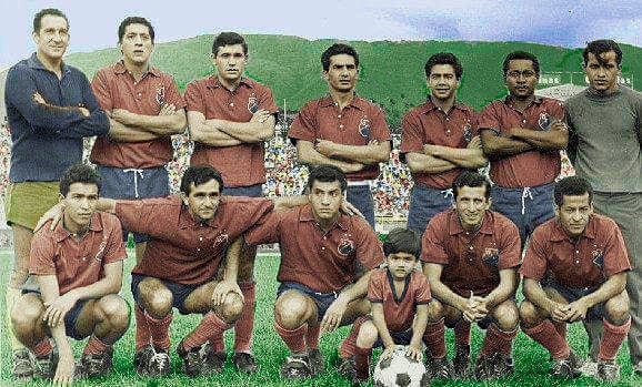 Tricardelio's tweet photo. Otra del rojo de no sé cuándo #colorized #colorizacion #xolorojolocax https://t.co/FKXnICIOhb