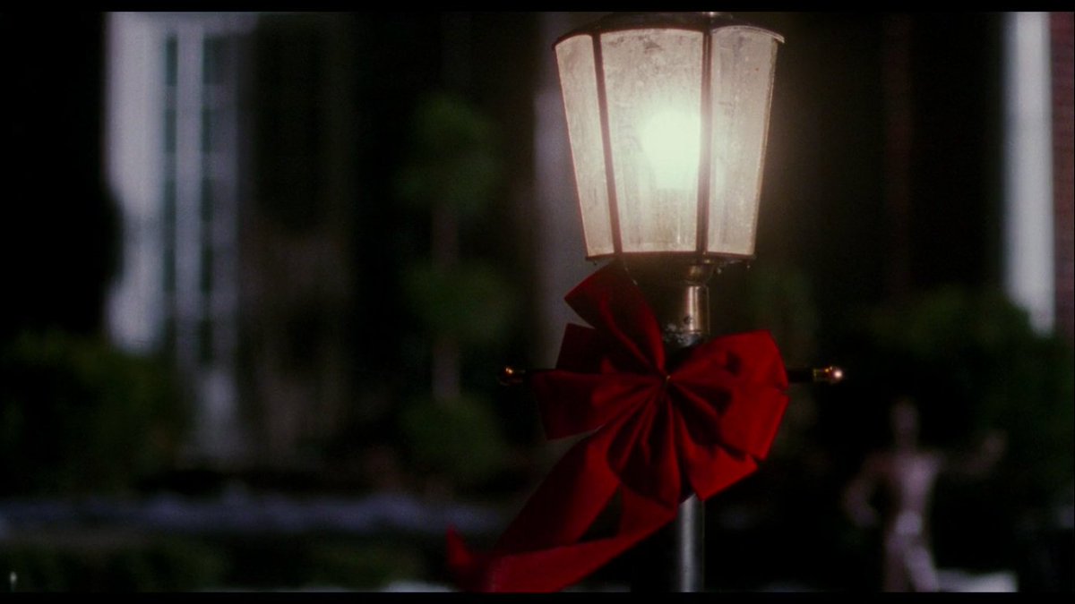 Plot Holes Podcast tweet media