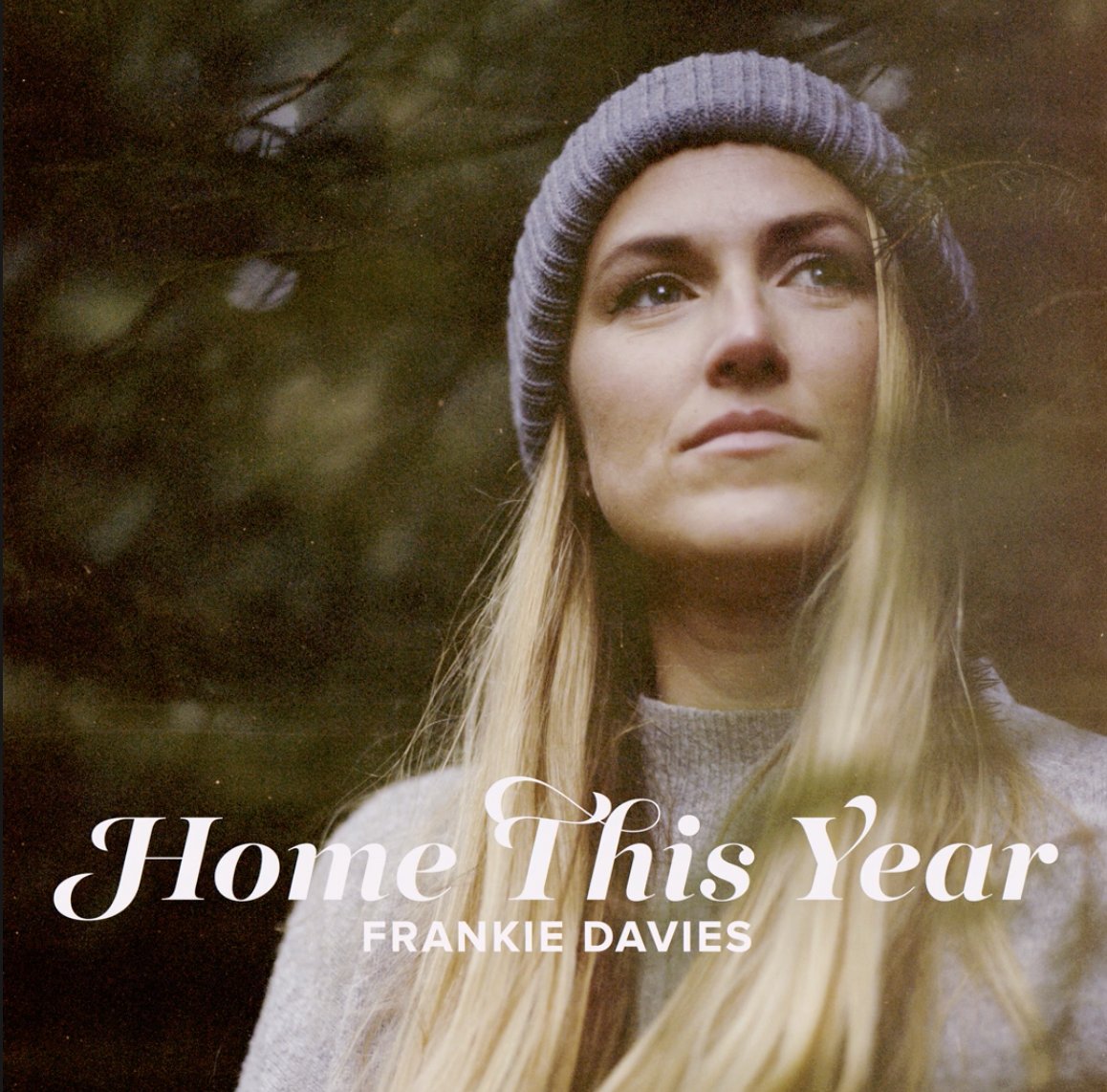 #NewMusicAlert <a href="/FrankieDaviesUK/">Frankie Davies</a> just released a new holiday EP “Home This Year” it’s beautifully made 5 track EP! Check it out!

Preview, Buy or Stream
songwhip.com/frankiedavies/…

#NewMusicRelease #CountryMusic2020 #NewHolidayMusic