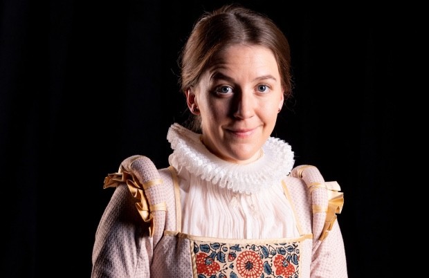 An enjoyable #UpstartCrow Lockdown 1603 crowned with a skilful, moving performance of Macbeth's 'Tomorrow, and tomorrow, and tomorrow' speech by @WhelanGemma👋