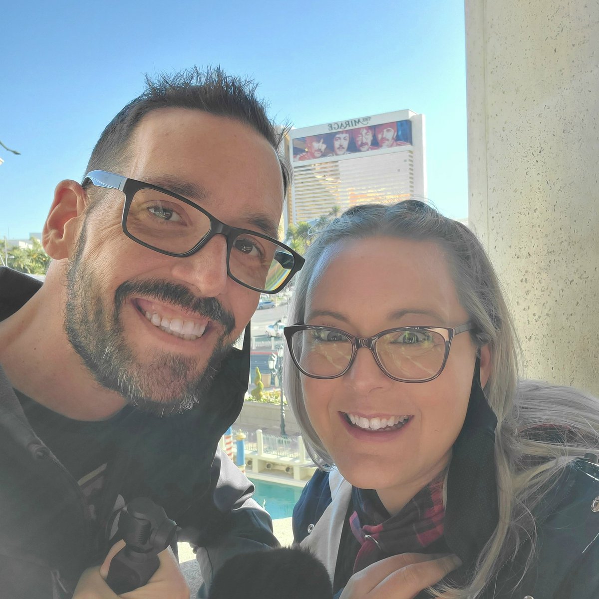 seanandstef's tweet image. A beautiful day for a lovely stroll! Enjoying every minute 🥰 #seanandstefstrong #seanandstef