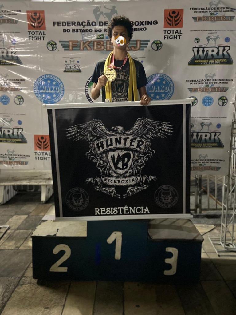 Pedrin_bfr's tweet photo. Um dia me disseram: “Pedrin, se coloque no seu lugar.”
E foi assim que eu me pus no topo!

🥇 Campeão da Taça Guanabara de Kickboxing 🥇 https://t.co/9v2JqNPG70