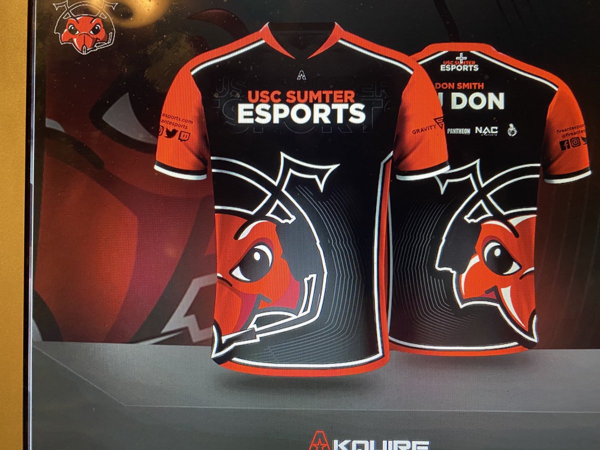 denis_foj's tweet photo. Meet Don and the Smith family from Charleston Sc. Don was adopted by @USCEsports⁩. Don loves gaming and now has a entire team to game with.  Pretty 😎 #FojFoundation #JaclynMurphy #universityofSouthCarolinaEsports https://t.co/cpf4qvXNYS