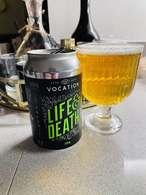 Well deserved bevvy after 2 hours wrapping pressies 😩 https://t.co/58nExVp9Py