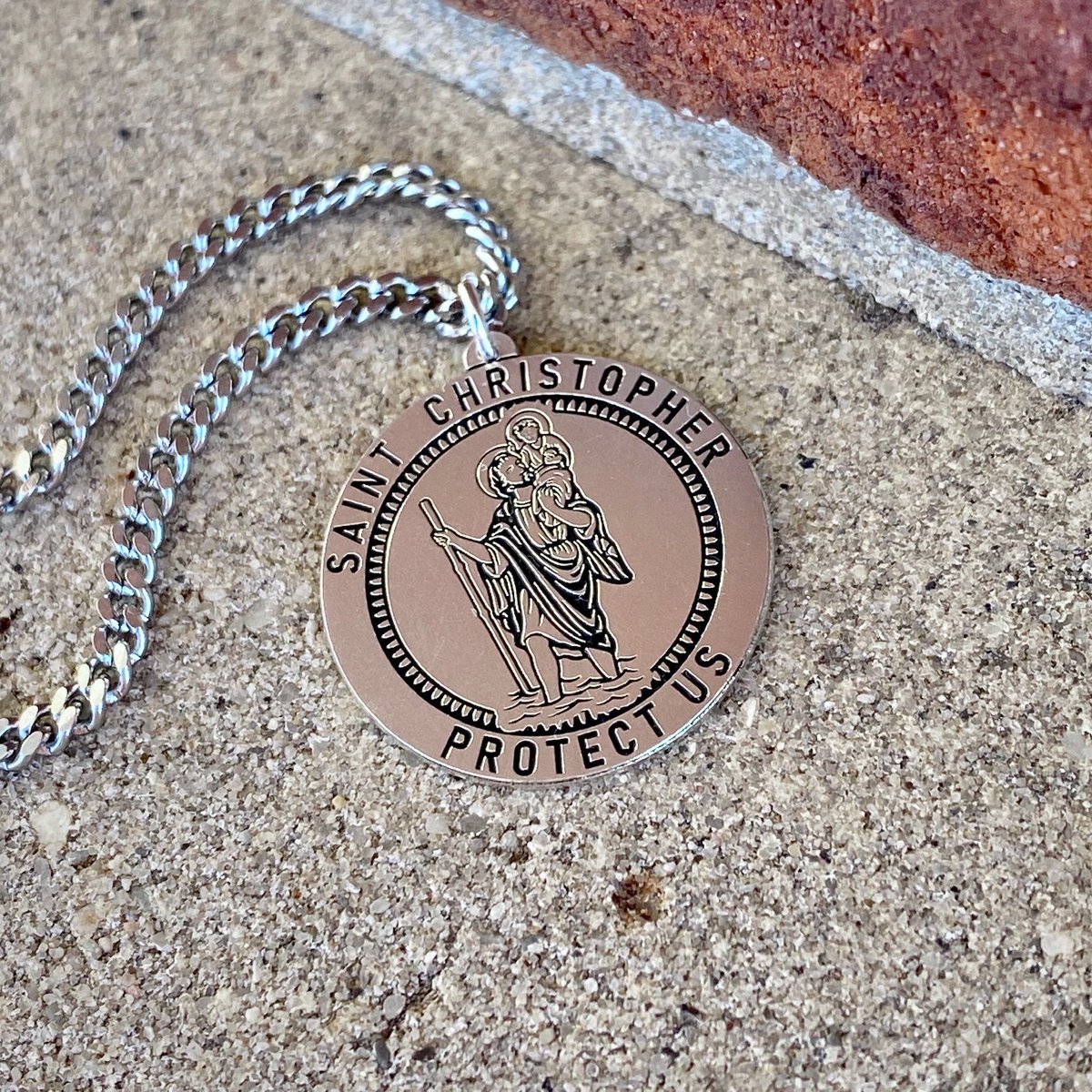 Need a Christmas gift for any new drivers in your life? Saint Christopher, patron saint of travelers is ALWAYS the perfect gift! 🛻🚗🚙🚐 #BrockhausJewelry #SaintChristopher #StChristopher #SterlingSilverPendant #GiftIdeas #ChristmasGiftIdeas #OnlyAtBrockhaus #CustomPendant