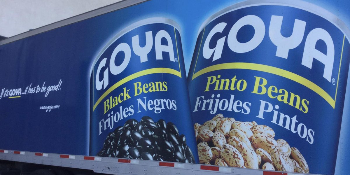 AsiEsNoticiasVe's tweet photo. Goya Foods, la mayor compañía de alimentos propiedad de hispanos en USA 🇺🇸, anunció este lunes en Miami que ha donado al pueblo venezolano 🇻🇪 182 toneladas de comida, que "ya fueron distribuidas" entre los más necesitados con la ayuda del Gobierno interino de Juan Guaidó. https://t.co/JI4xDEZ93y