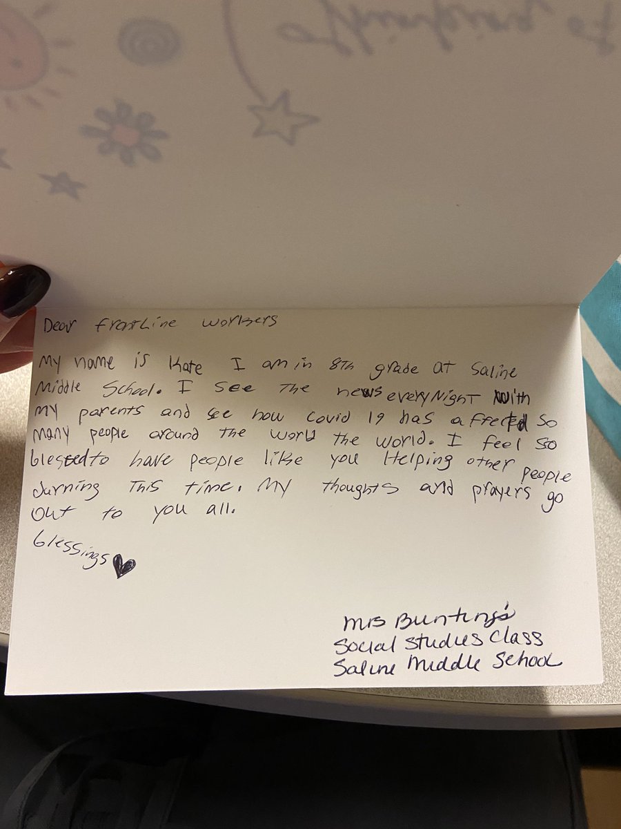 e_walk6's tweet photo. This arrived at the @UMich @umichCVC CICU today. If youβre a front line worker, know that people are thinking of you. We are in this together. Thanks Kate π
#humanity #frontlineworkers #ICU #Nursing #hailtothefrontline https://t.co/SP67L2ZyYy