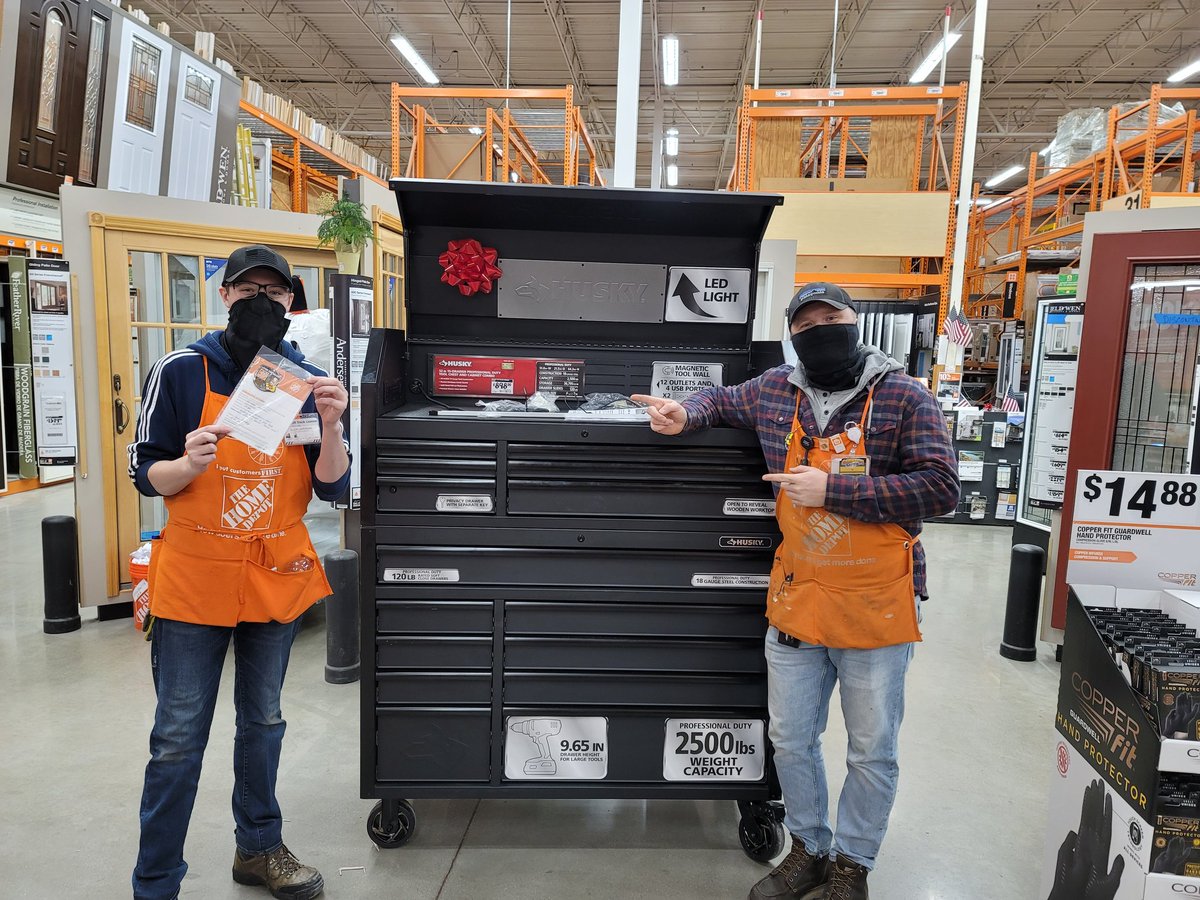 jon_thd's tweet photo. Let's congratulate Zach who decided we could use a few more toolboxes pre-assembled for our customers! #instock123 #entrepreneurialspirit @willdingman76 @Wes08114866 @Dbates1023 @THDWoodhaven https://t.co/N3L3ATcVB4
