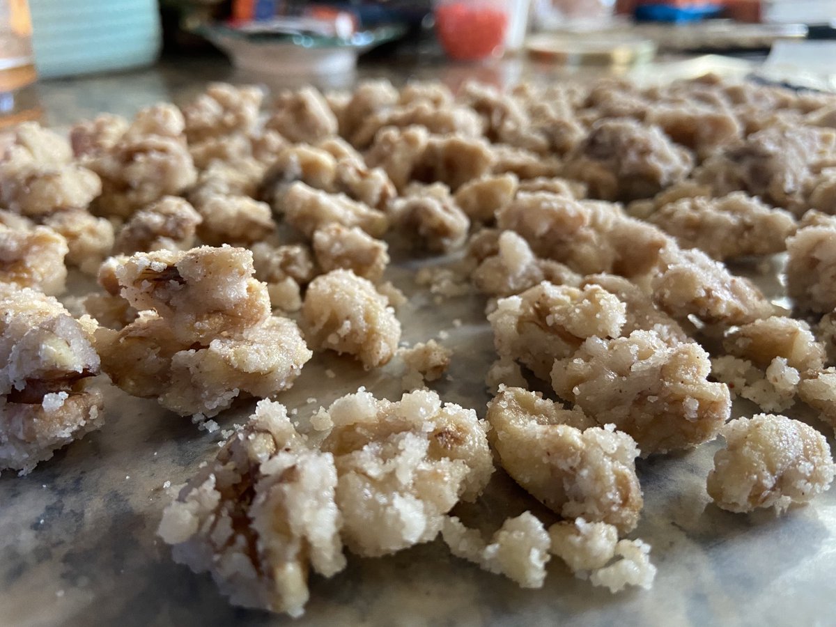 kitkatJanebae's tweet photo. My kids and I spent the afternoon making fudge, chocolates, and candied some walnuts 🥰🎄🥰  This is going to have to count for our “craft” for today because I need to get dinner prepped now. I hate to ruin the smell of the house by making spaghetti sauce #xmasproblems https://t.co/c6JuN3lqvU