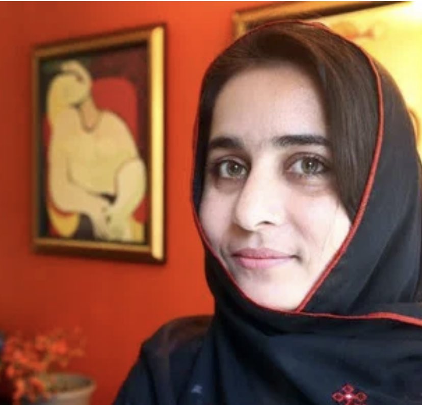 Baloch activist #KarimaBaloch escaped Pakistan in 2016 to seek refuge in Canada. Her dead body was found today at Harbourfront. 

My deepest condolences to her husband @HammalHaidar and the Baloch community in US-Canada and in Occupied #Balochistan. 
torontosun.com/2016/01/16/ref…