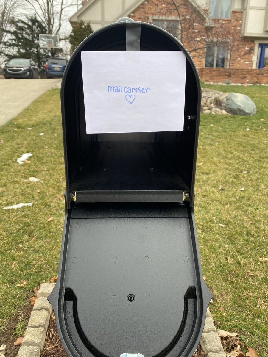 RochesterKey's tweet image. Today’s Kindness Challenge was to write a thank you letter to your mail carrier! They have been doing so much extra work this holiday season and deserve some appreciation! Hopefully these small gestures brought a smile to their faces!💌