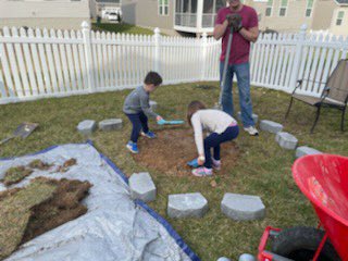 _MarkMcElwee's tweet photo. Winter break fire pit! #firepit #winterbreak #diy #diyfirepit https://t.co/WIYfYzmyqQ
