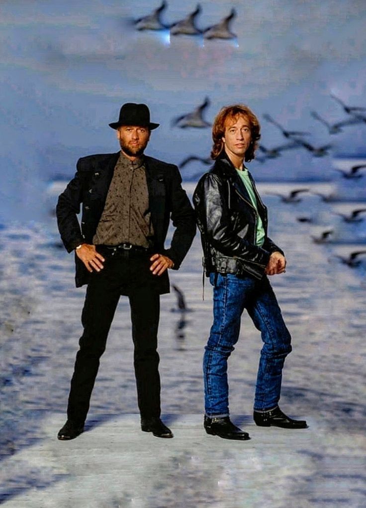 Happy birthday to Robin Gubb and Maurice Gibb
22 December 1949      71          