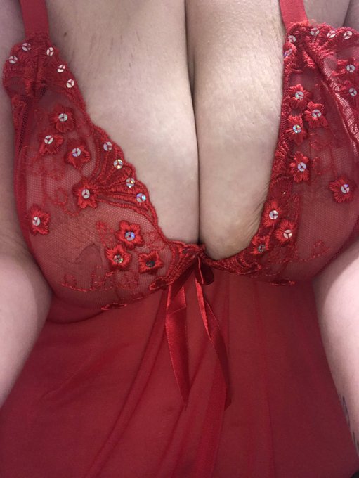 Get you a girl that can cook you a bomb ass dinner the suck you dry for dessert 😋👅😉🤤 @OnlyFans  #onlyfans<a href="/tag/thick"class="tags"><span>#thick</span></a><a href="/tag/comeplaywithme"class="tags"><span>#comeplaywithme</span></a><a href="/tag/onlyfans"class="tags"><span>#onlyfans</span></a>