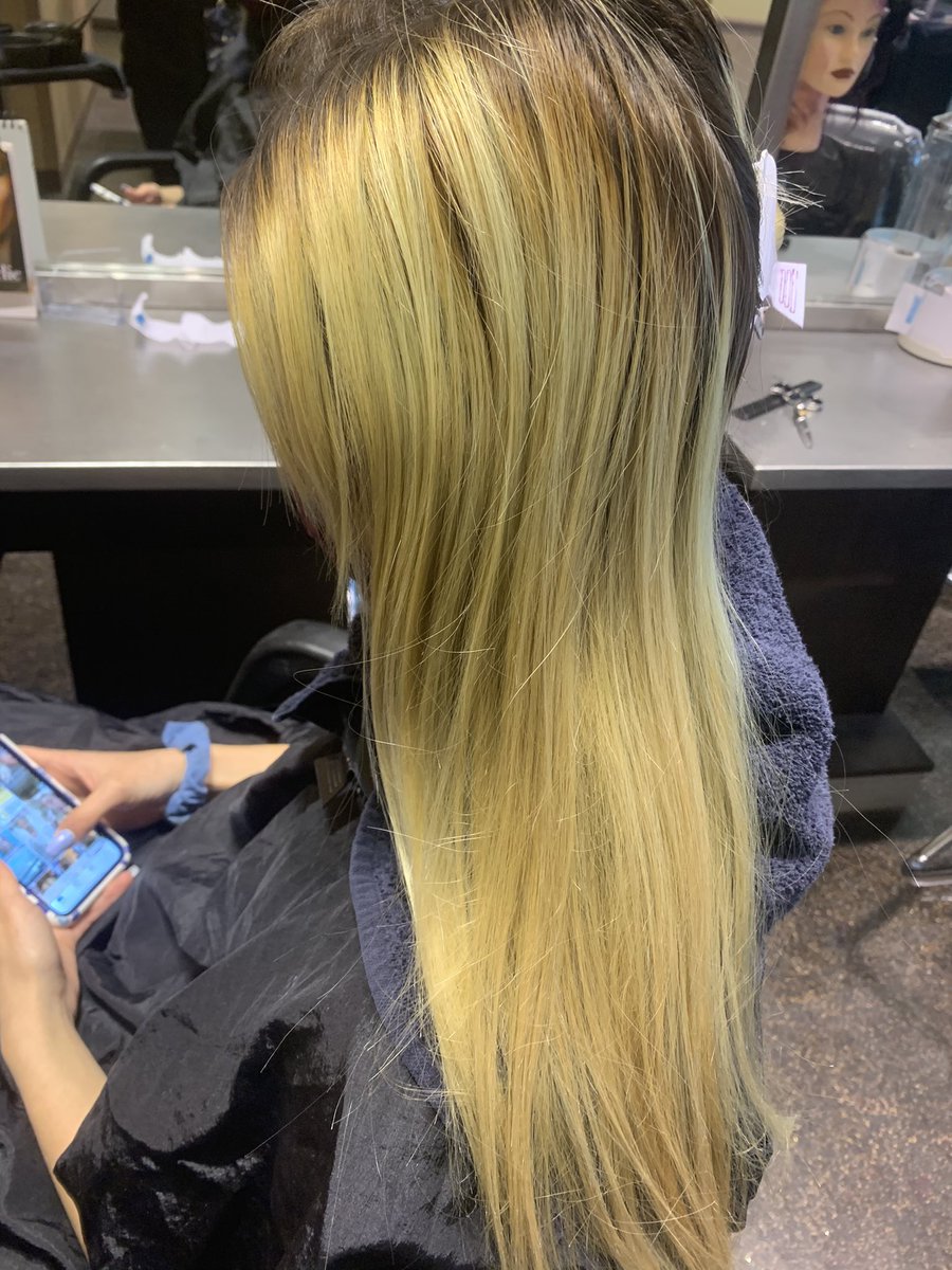 Kikin_Ass_'s tweet photo. We created and icy queen ❤️🥰

#socolorcult #socolormatrix #socolor #socolorbeauty #socolorcultchallenge #matrix #iceblondehair #iceblonde #silverhair #olaplex #guytang #articfoxhaircolor https://t.co/cKMUw7FVgz