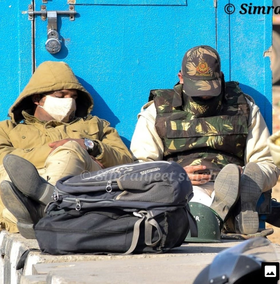 gsingh3141's tweet image. ਉਹ ਵੀ ਕੋਈ ਅੱਤਵਾਦੀ ਨਹੀ ਤੇ ਇਹ ਵੀ ਕੋਈ ਜਲਾਦ ਨਹੀ ਬੱਸ ਸਰਕਾਰਾਂ ਸਭ ਕੁੱਝ ਕਰਨ ਤੇ ਮਜਬੂਰ ਕਰਦੀਆ ਨੇ ਸਾਨੂੰ
#ModiNaukarAmbaniKa 
#WeAlwaysSupportFARMERS