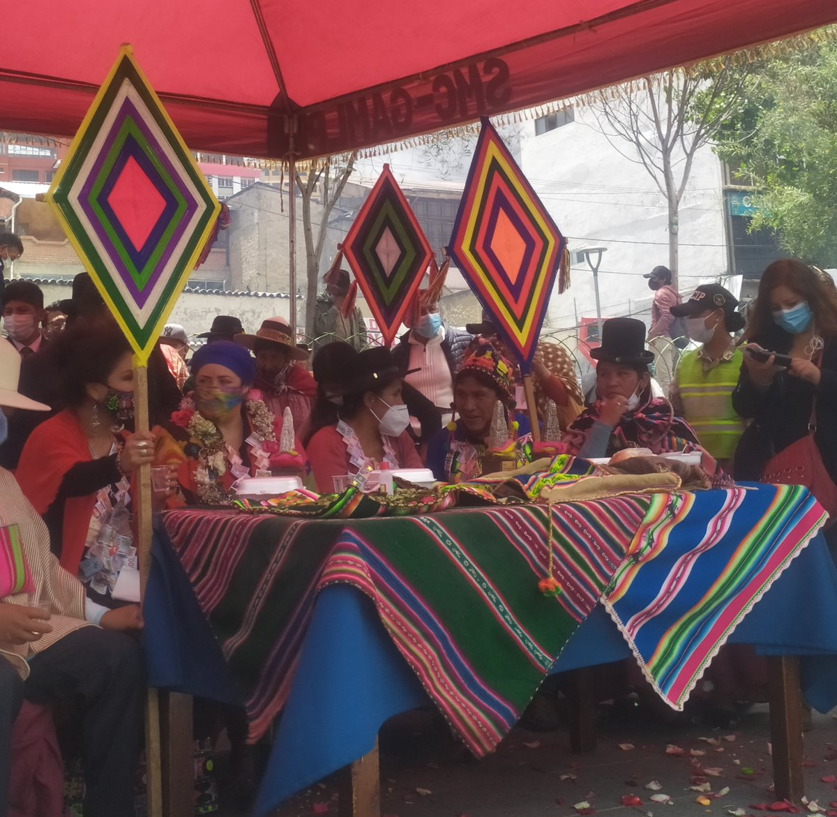 VCMdesco's tweet photo. La mañana de hoy se llevó a cabo el evento denominado “Illapa de Los Andes”, organizado por el Grupo Illapa, con el respaldo del Viceministerio de Descolonización y Despatriarcalización, con presencia del Vicepresidente David Choquehuanca, acompañado de su esposa Lidia Gutiérrez. https://t.co/5Vept85IiN