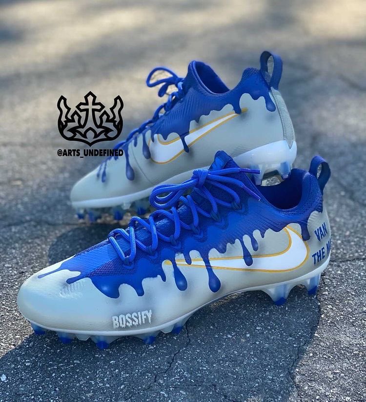 bossifyceo's tweet photo. 🔥🔥🔥 @VanJefferson12 Need to bring Dese out on Sunday 😷 #Bossify https://t.co/A6svDwgi2u