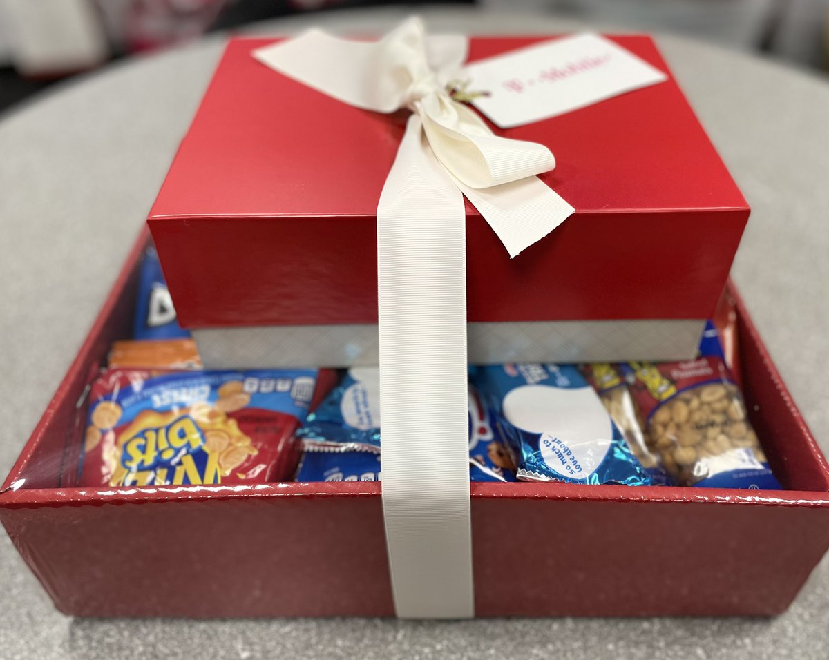 Thank you @ByrnesShawn for the gift of snacks