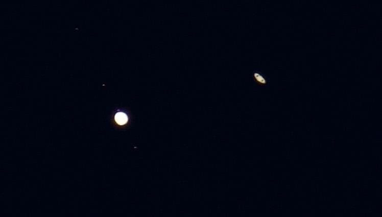 wxkaitlin's tweet photo. Jupiter and Saturn conjunction over Pensacola Beach, Florida this evening!! Amazing capture! 🪐💫
📸 Deluna Vision https://t.co/f9qYnUYg9S