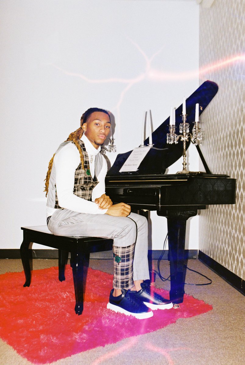 HendrixHuncho's tweet photo. Oh yea BIG 21 btw 🌟🖤
📸: @flixbysix https://t.co/MW9lJ2PMVy