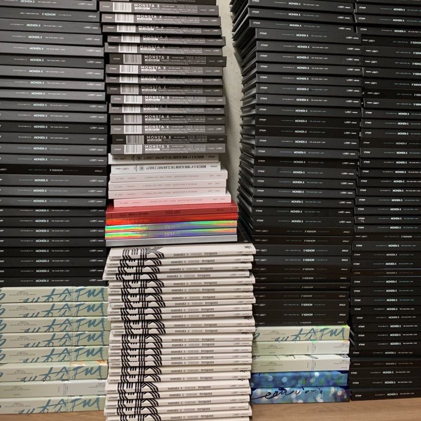 FromZeroKS's tweet image. ÁLBUNS ABERTOS MONSTA X 

♦️68und The Clan pt1 Lost e found VERSÃO NÃO GARANTIDA
♦️Outros álbuns todos vendidos

R$:15 O álbum
R$:25 Frete por navio

Total de álbum + frete 
R$:40,00

Pagamento até dia 07/01/2021

Pedidos pela DM