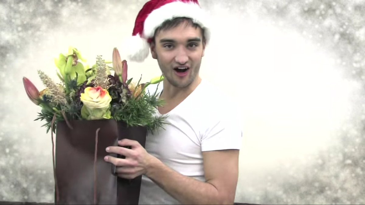 Inspiredbyabjay's tweet photo. Always #UpForFun
@TomParker with a #FaceFullOfMischief
Helping us to celebrate a Very #HappyChristmas #TomTuesday sending #PositivityForTom and all his lovely family
#YouCANBeatThis https://t.co/PpFQrG10Qh