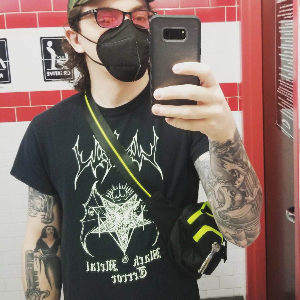 GuyHendricks14's tweet photo. Finished up my semester.
#nonbinary #nonbinaryandproud #queer #theythem https://t.co/DiBLTPOL6O