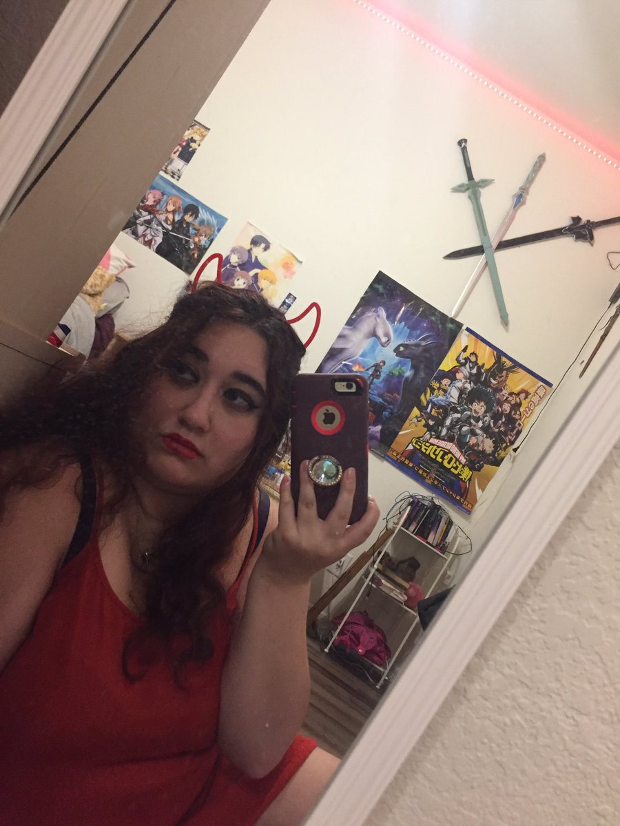 || happy #munday y’all I actually felt pretty hot! So don’t mind me being devil to you~ ;3