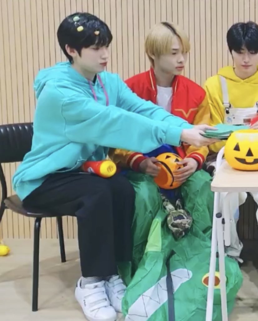 how to make your twitter tiny ; a thread