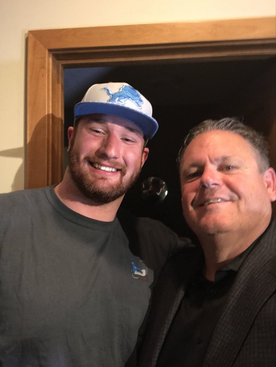CoachSamPittman's tweet photo. I remember in recruiting ⁦@KNARFWONGAR⁩ that he was nervous about playing center and I told him ⁦@Tswan64⁩ had never played center before he got to Arkansas and Travis convinced him he would do great. All the way to the Pro Bowl. What a terrific accomplishment! #hogs https://t.co/JQfRw2tTIV