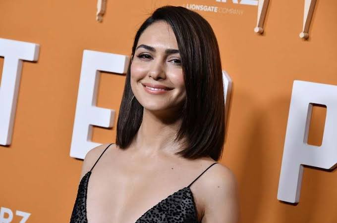 nazanin boniadi even though she’s waaaaaaaay hotter. 