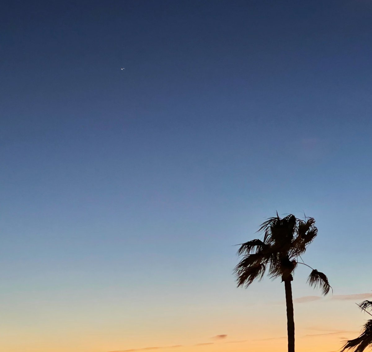 All around great job Jupiter &amp; Saturn.

#jupitersaturnconjunction #GreatConjunction