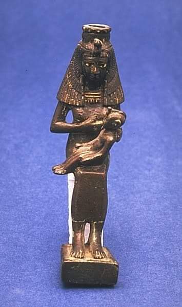 ancientkemite's tweet photo. The Winter Solstice celebrates the birth of the son of the God Ausar, Heru, from his virgin mother Auset. Of course, this concept was hijacked by the Greco-Coptics in their manufacturing of the Christian religion. https://t.co/QVTdv78WXC