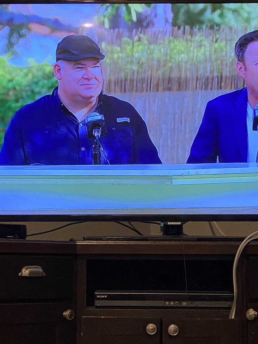 gregson_marie's tweet photo. I haven’t complained enough about how bad this season of Bach has got ripped off. They’ve been at a pet friendly La Quinta with no air conditioning while this guy from Pawn Stars judges their date https://t.co/HA0QwGj2NI