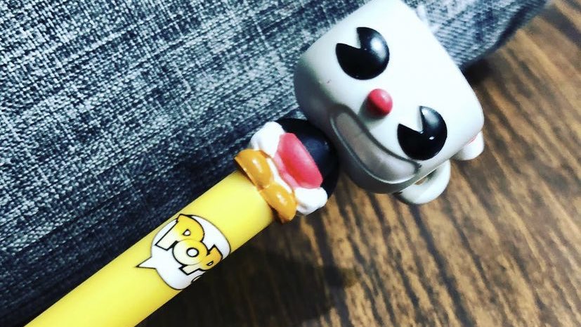 QuechoMaster's tweet image. Una pluma de Cuphead para bendecir el papel sobre el que escriba