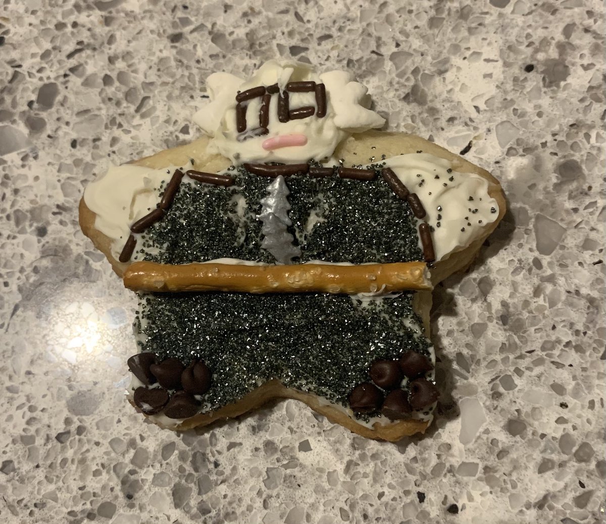 Eischman37's tweet photo. In honor of the holidays, I wanted to commemorate this year with a very special cookie for my favorite actor, @DannyDeVito. Merry Christmas and happy holidays! https://t.co/QZpb46cZK4